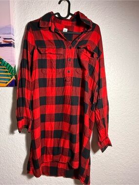 GAP Red and Black Plaid Button-Up Shirt